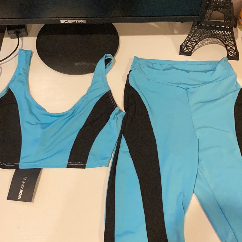 Matching Fashion Nova workout set size M